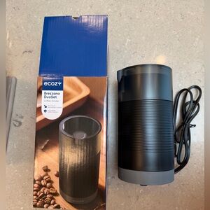 NWT Coffee Grinder - sleek design for your counter! By ecozy! Spices too!
